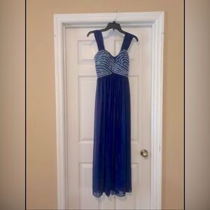 Prom Dress
Worn only once
Size 6